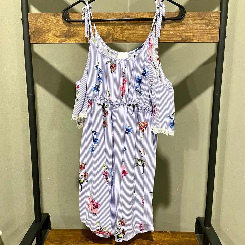 💗HOST PICK💗 Striped/floral cold shoulder maternity dress labeled L